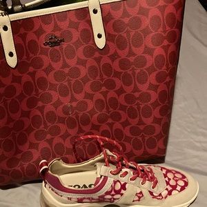 Shoe size 8 never worn coach an bag too match